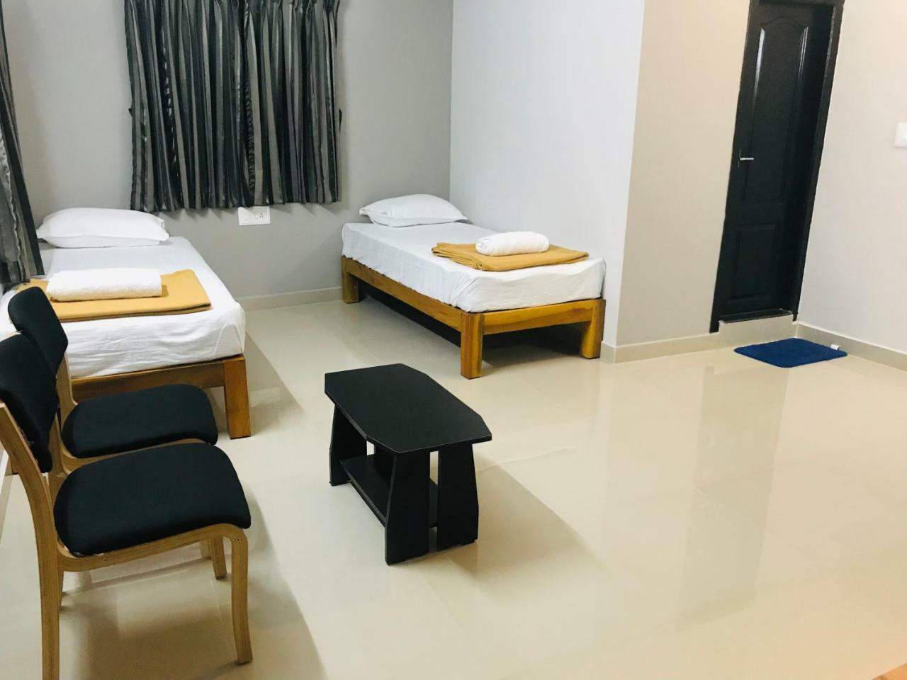 Sharada Residency Hotell Somvārpet Eksteriør bilde