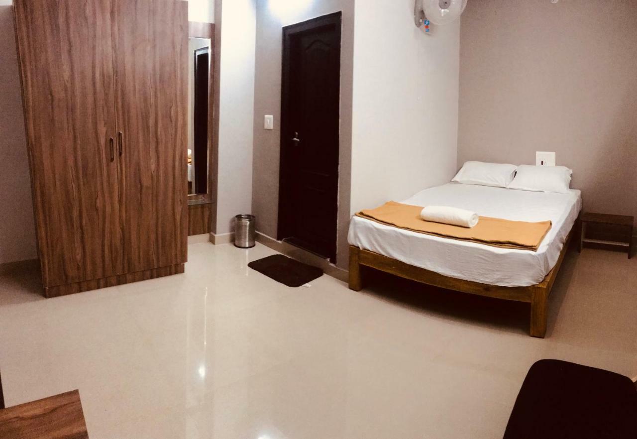 Sharada Residency Hotell Somvārpet Eksteriør bilde