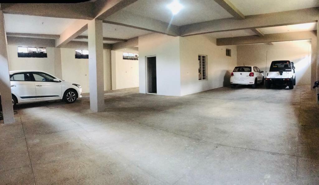 Sharada Residency Hotell Somvārpet Eksteriør bilde