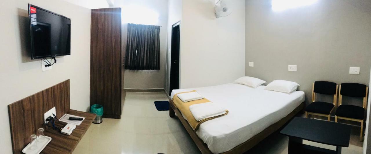 Sharada Residency Hotell Somvārpet Eksteriør bilde